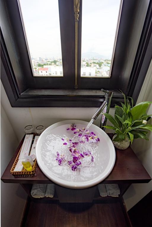 Sea Flower Hotel Danang Exterior photo