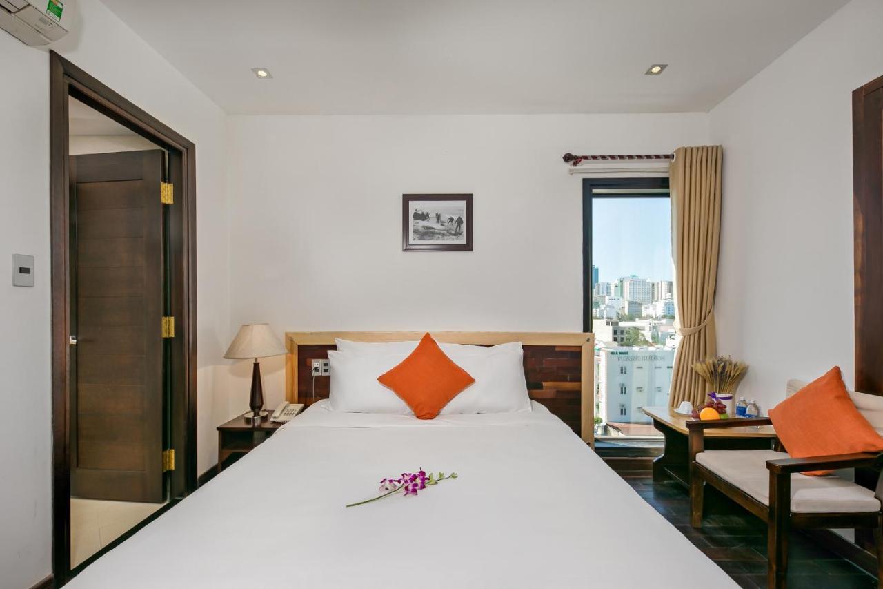 Sea Flower Hotel Danang Exterior photo